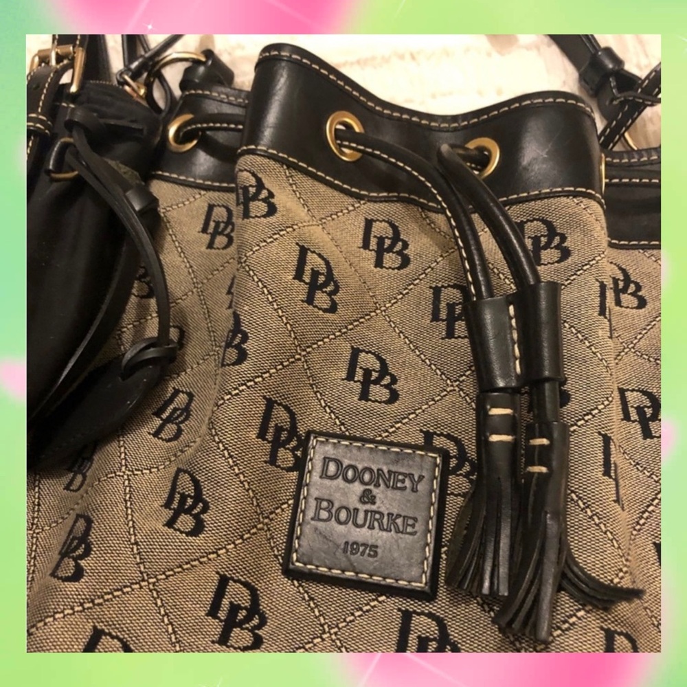 Dooney & Bourke Handbag